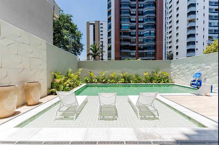 Studio with parking for small/mid car by InnVista