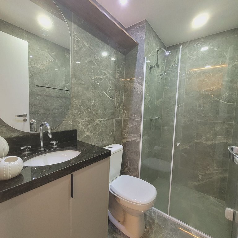Estudio con piscina cerca del metro by InnVista