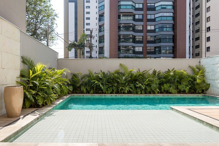 Estúdio com academia 24h e piscina by InnVista