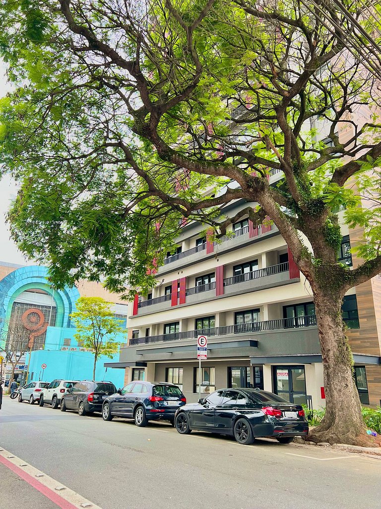 Apto 2 Dorms Moema a 50m do Shop Ibirapuera