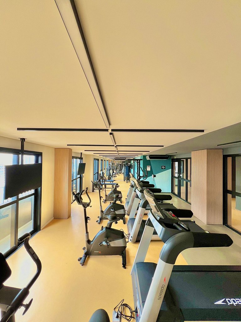 Estudio con balcón, vista y piscina by InnVista