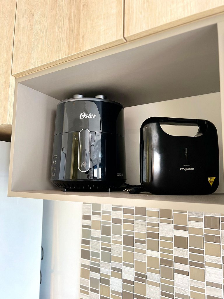 Estúdio Moderno com Piscina em Moema