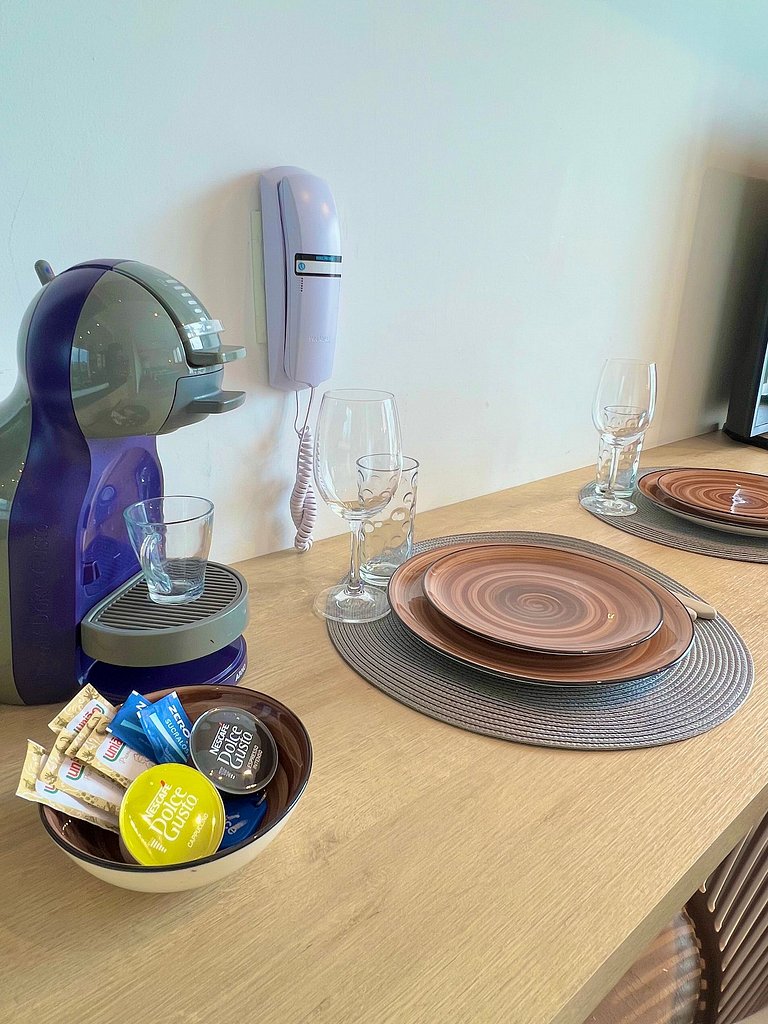 Estúdio Moderno com Piscina em Moema