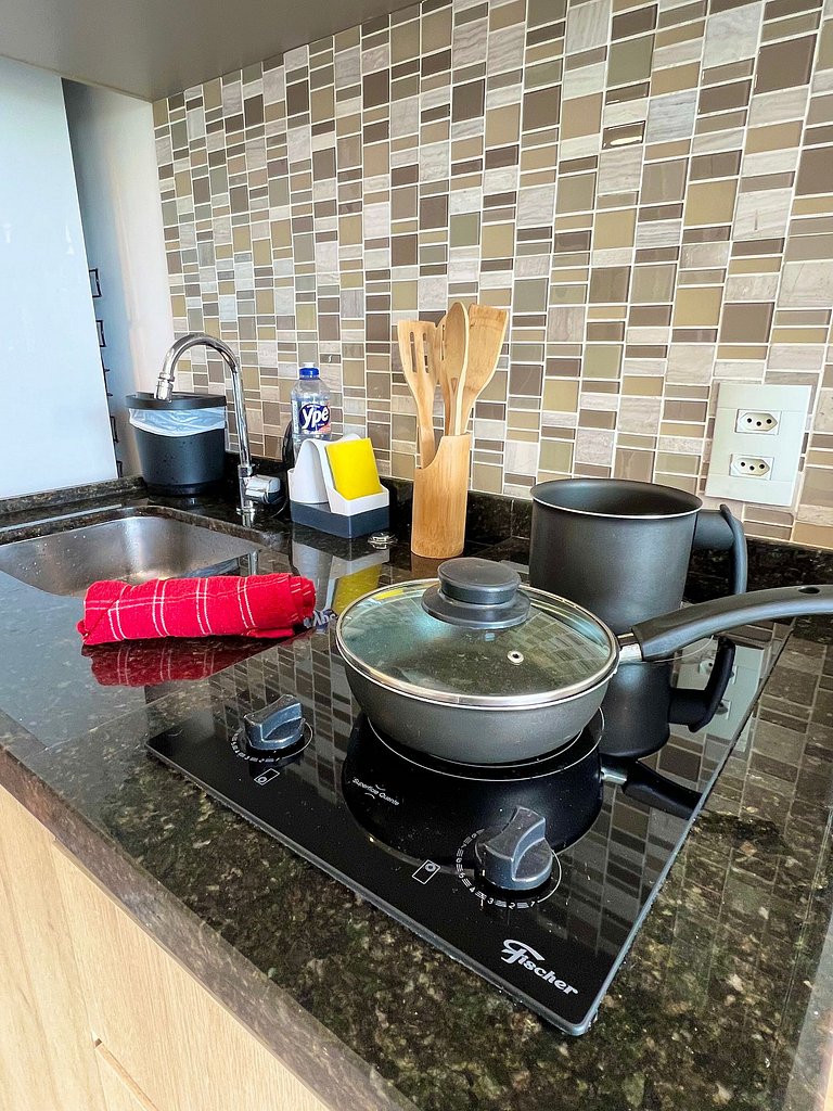 Estúdio Moderno com Piscina em Moema
