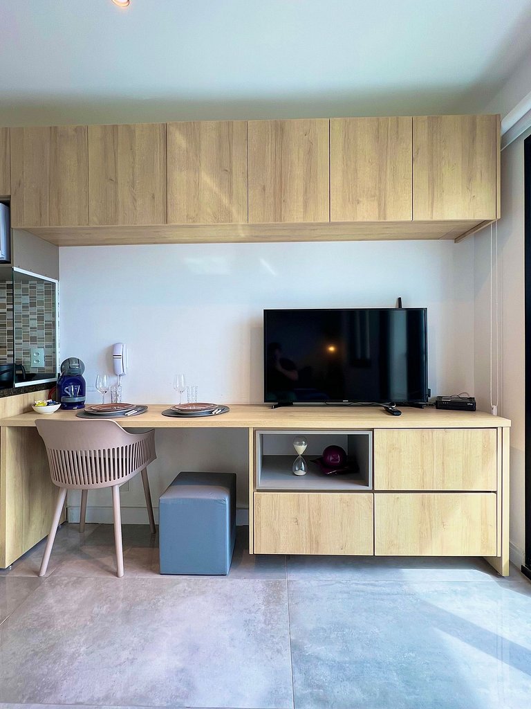 Estúdio Moderno com Piscina em Moema