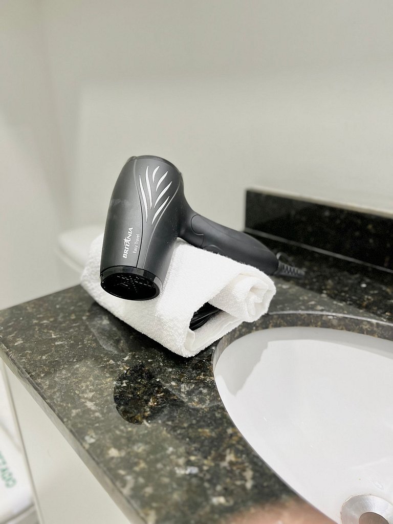 Estúdio Moderno com Piscina em Moema