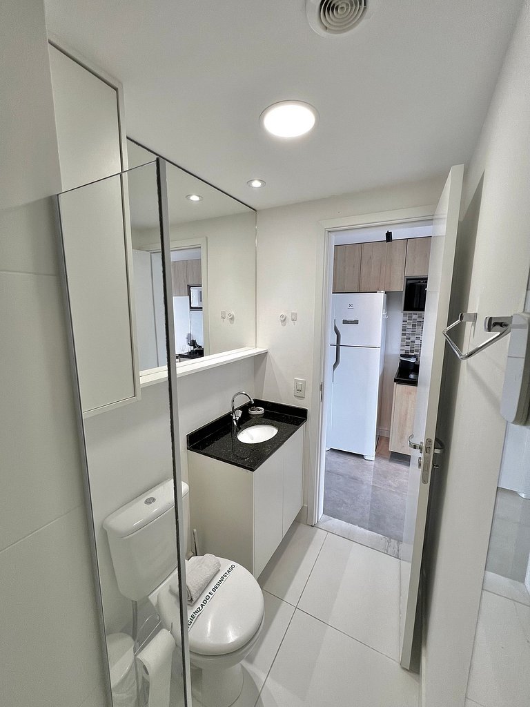 Estúdio Moderno com Piscina em Moema