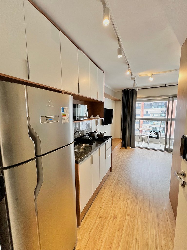 Studio with view, walk to metro by InnVista