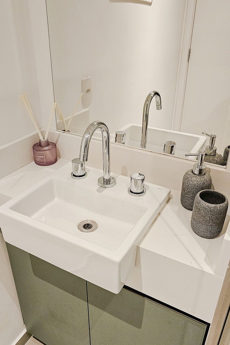 Studio Moema menos de 50m do Shopping Ibirapuera