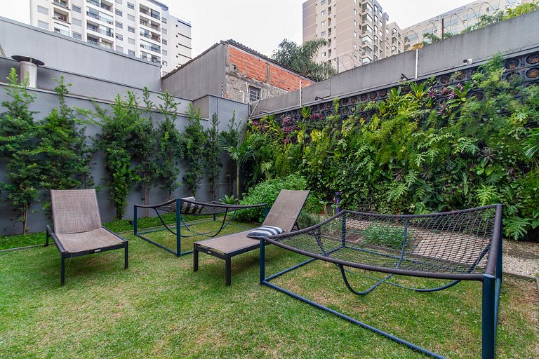 Estúdio Moderno com Piscina em Moema