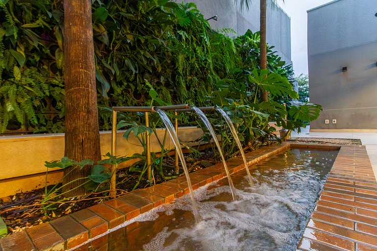 Estúdio Moderno com Piscina em Moema