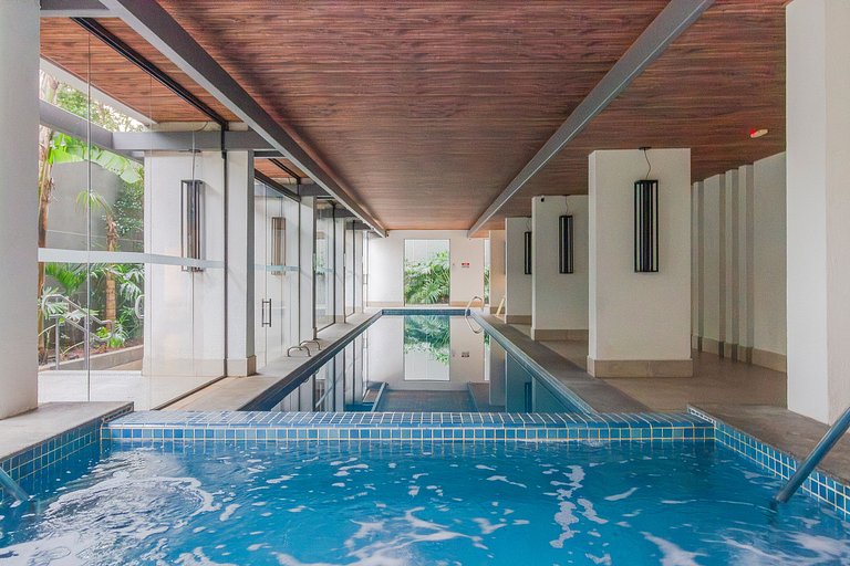 Estúdio Moderno com Piscina em Moema